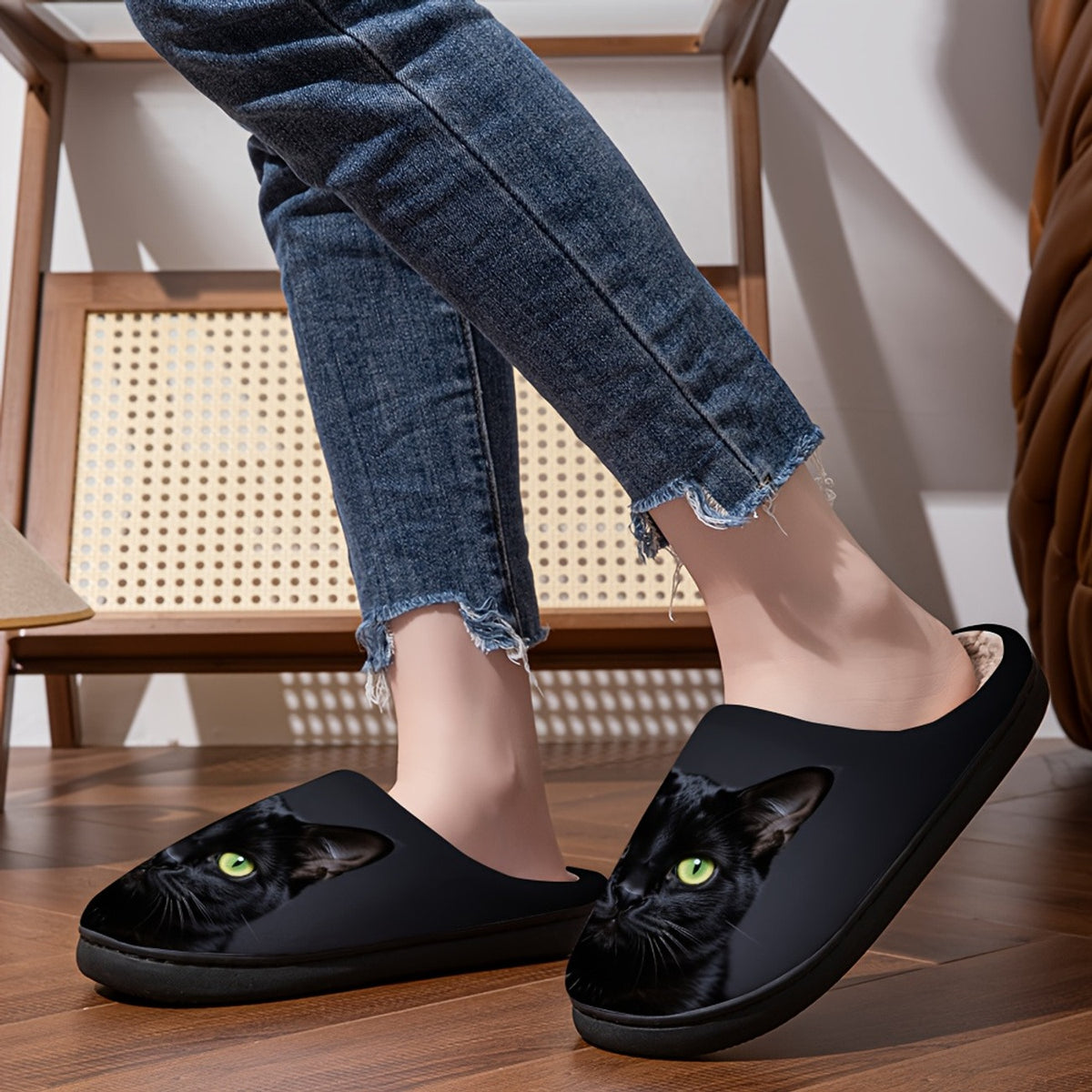 Damen-Pantoffeln mit schwarzem Katzenmotiv – Ansicht 5