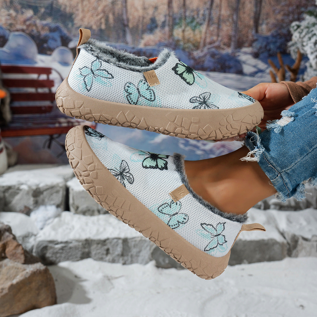 Warme Damen-Winterslipper mit Schmetterlingsmotiv und Fleecefutter – Ansicht 8