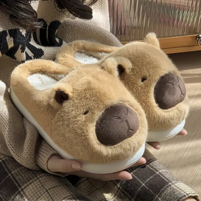 Niedliche warme Damen-Plüschpantoffeln mit Capybara-Motiv – Ansicht 2