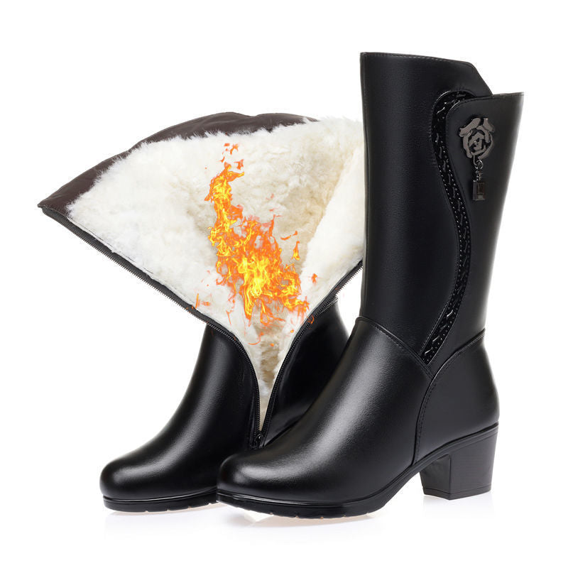 Damen-Lederstiefel mit Rosenmotiv, Plüschfutter und Blockabsatz – Ansicht 1