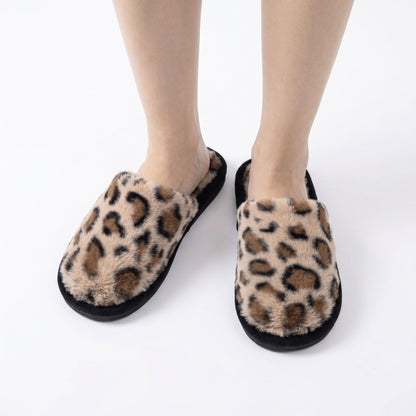 Flauschige Damen-Pantoletten mit Leopardenmuster – Ansicht 3