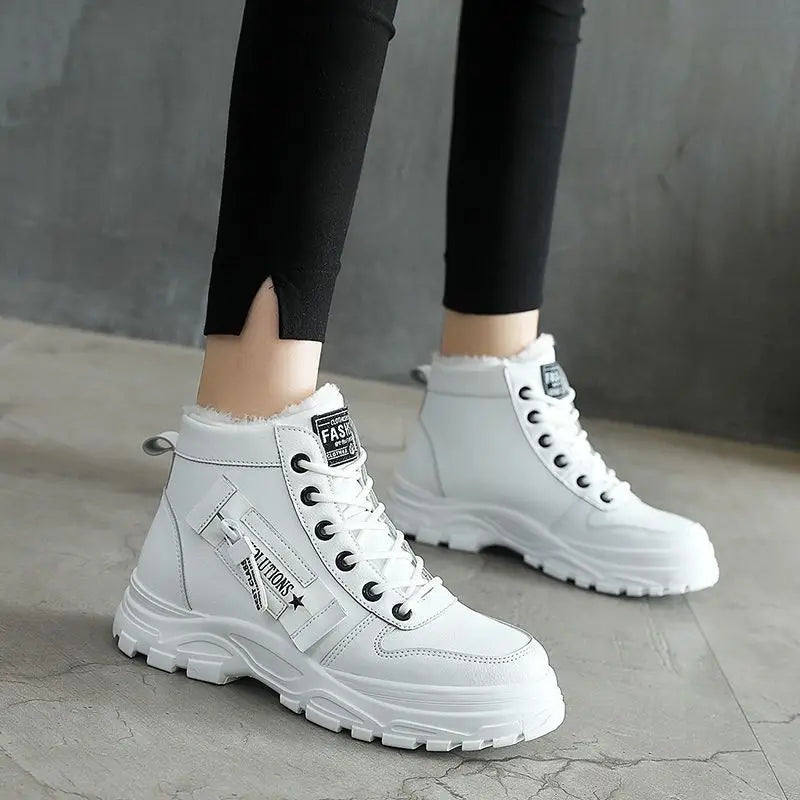 Warme Damen-Sneakerstiefeletten mit Plüschfutter – Ansicht 1