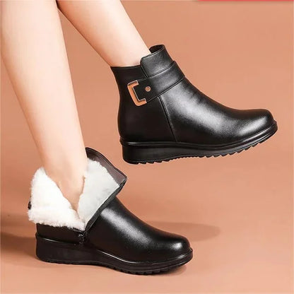 Warme schwarze Damen-Stiefeletten – Ansicht 1